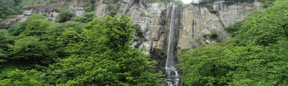 آبشار لاتون، آبشاری با عظمت در دل کوه